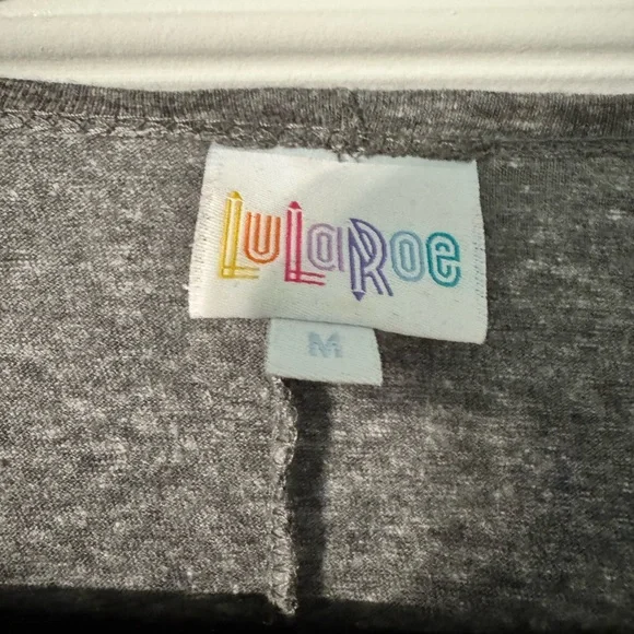 LuLaRoe Lindsay Gray Top - Picture 3 of 4
